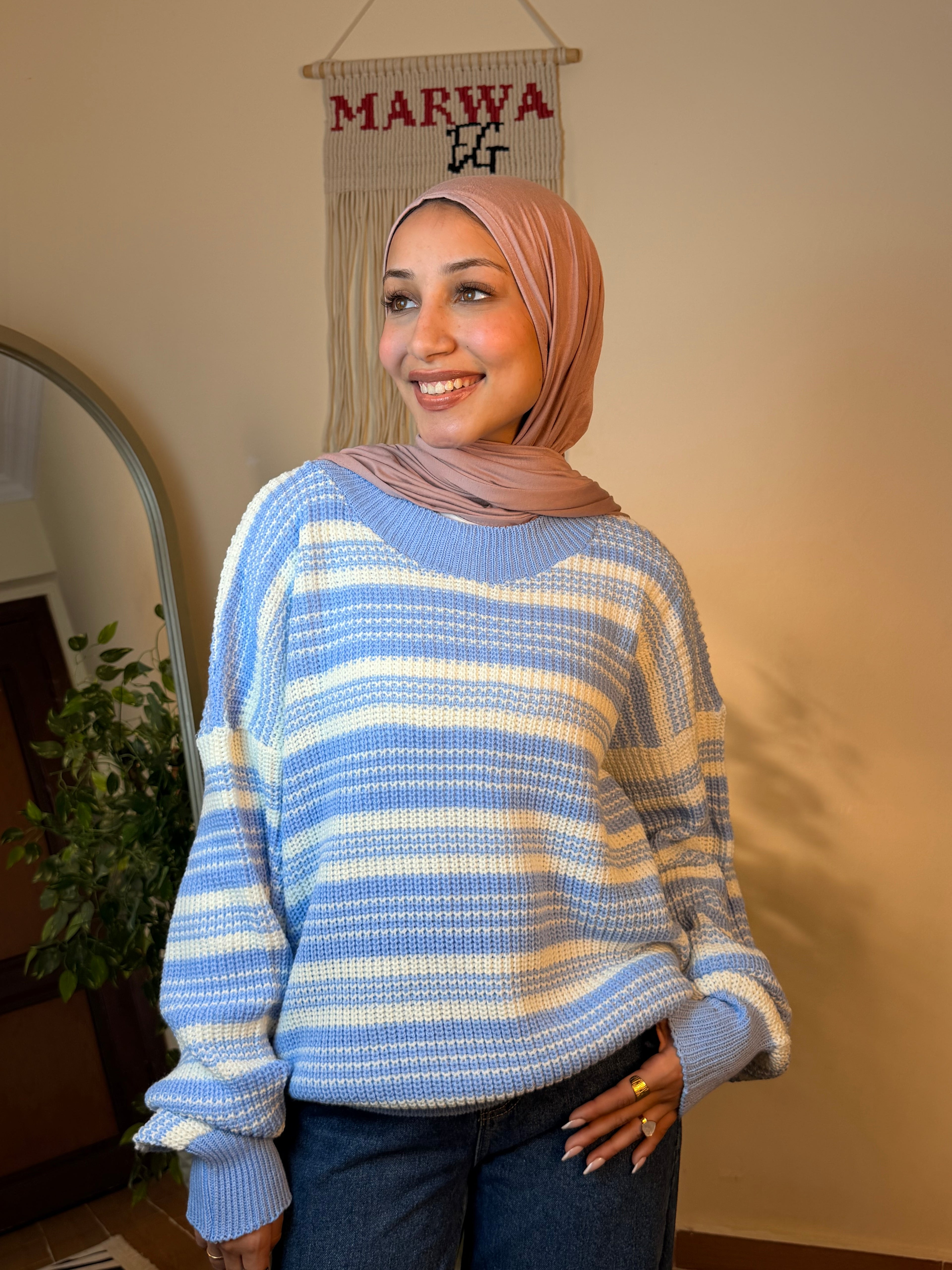 بلوفر مخطط جديد