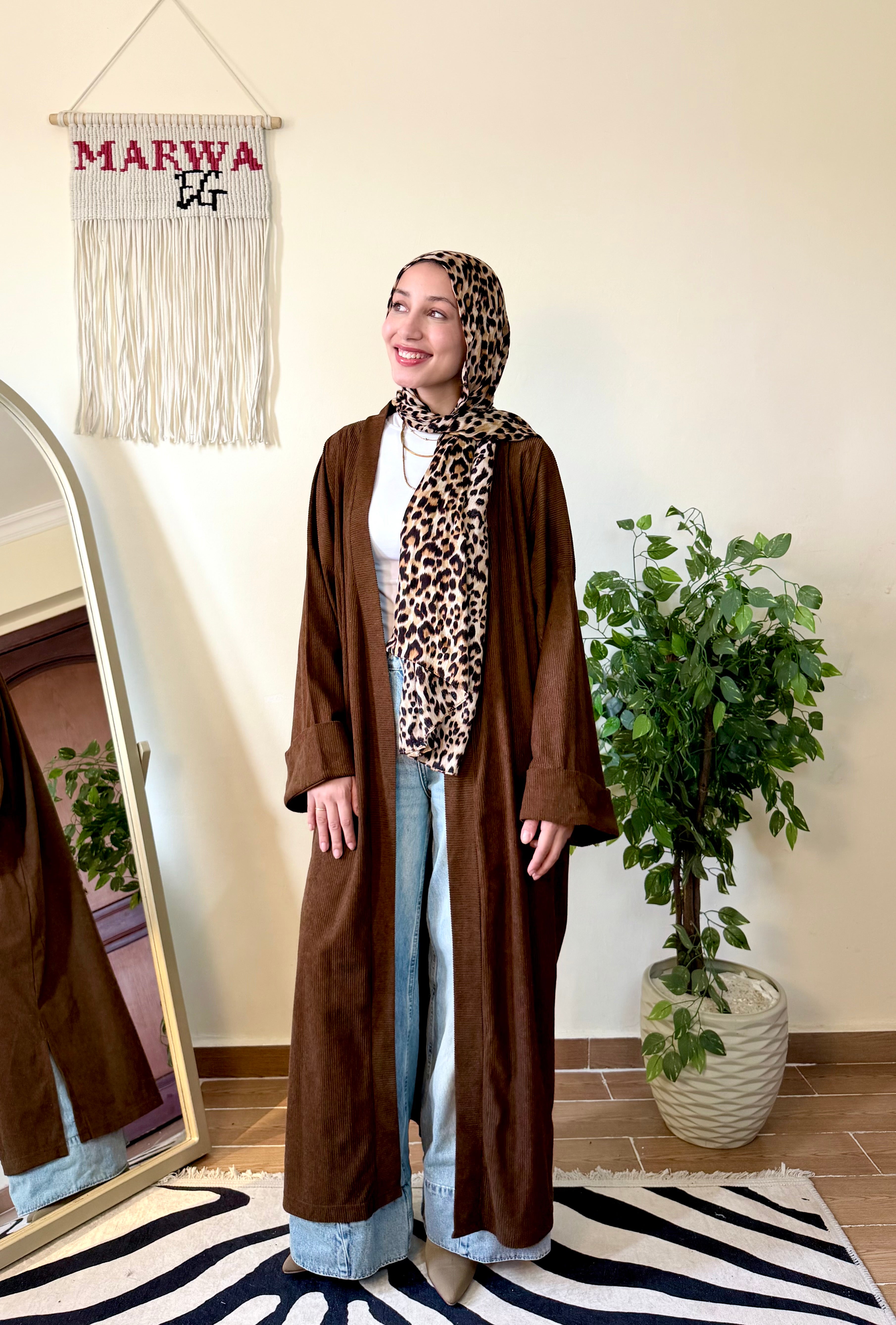 عباية مفتوحة