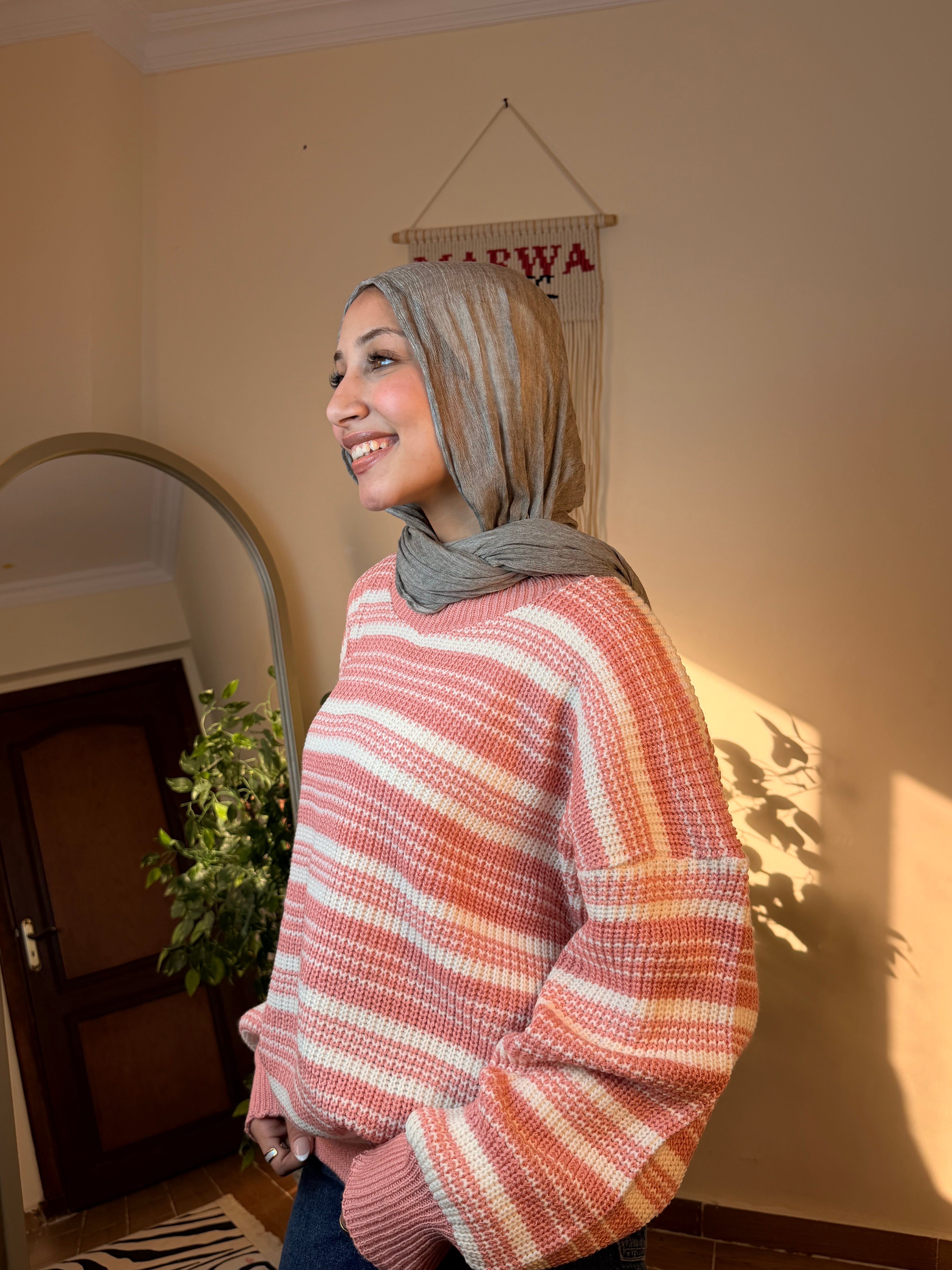 بلوفر مخطط جديد