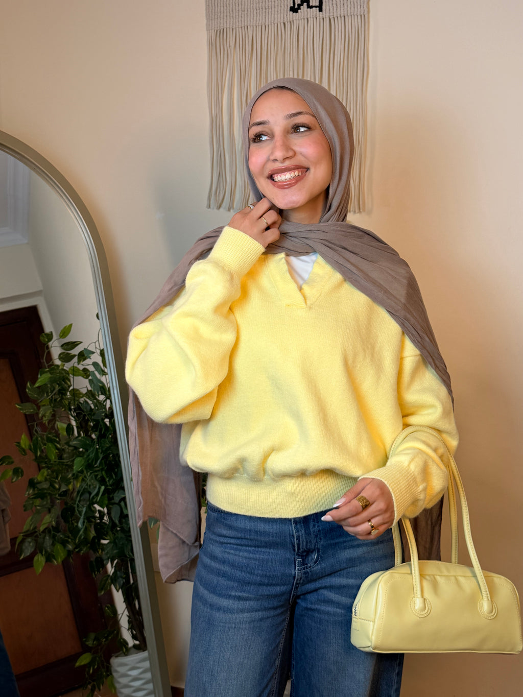 بلوفر بياقة صوف