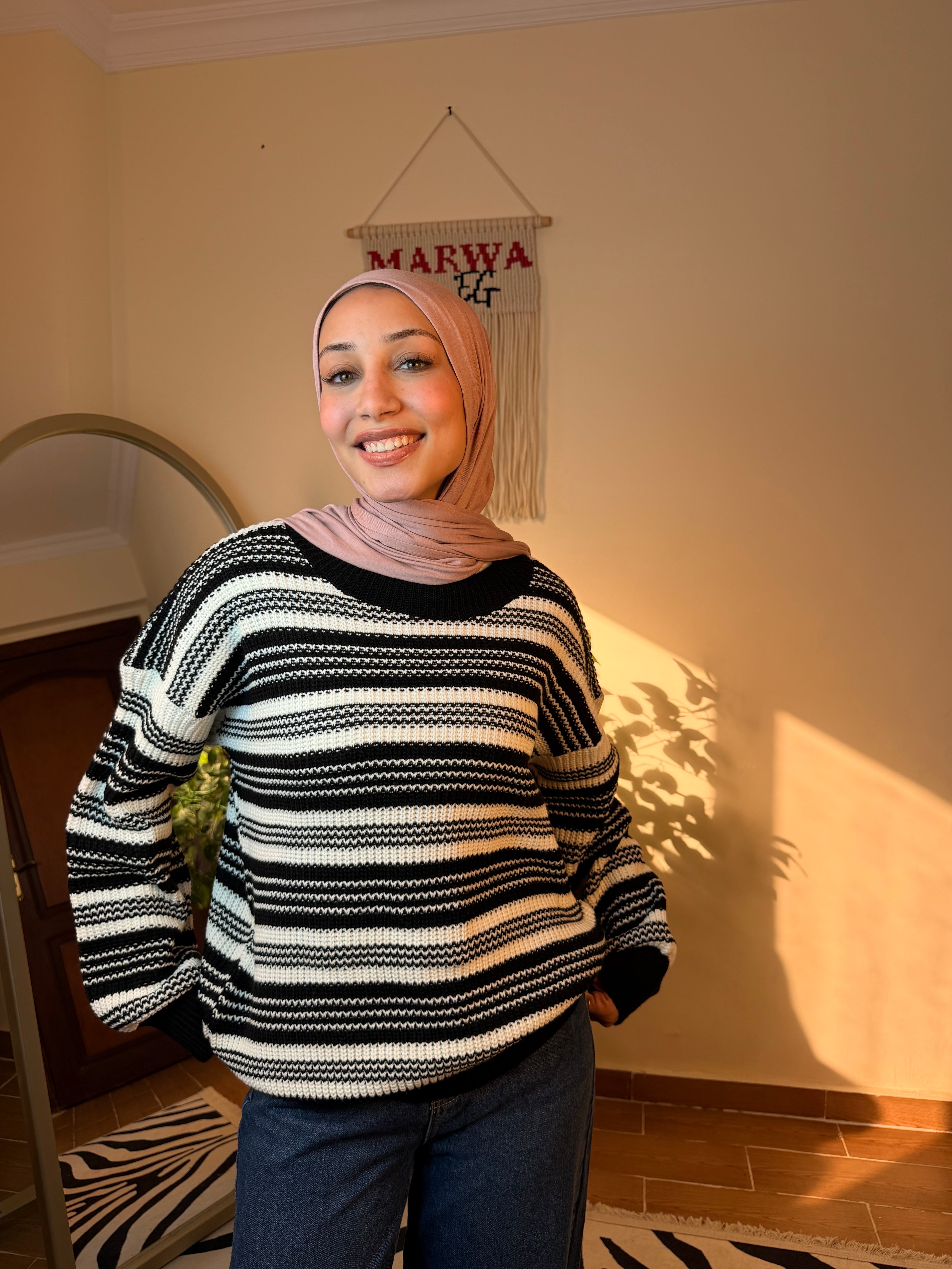 بلوفر مخطط جديد